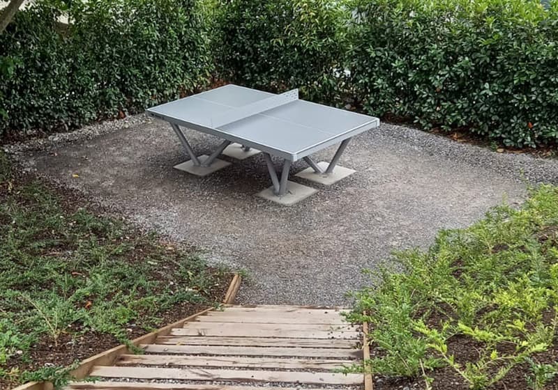 Table de ping-pong extérieure chez Hilti