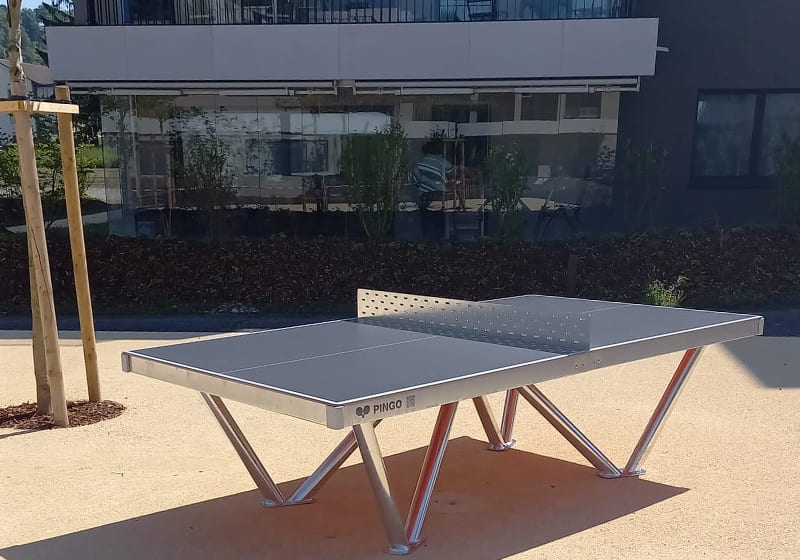 Table de ping-pong extérieure chez un client privé à Eglisau