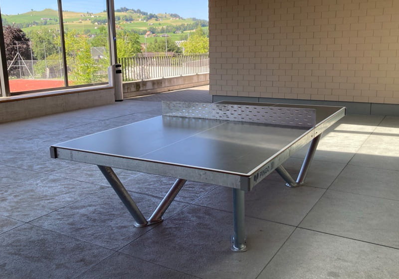 Table de ping-pong extérieure à l'école secondaire d'Appenzell